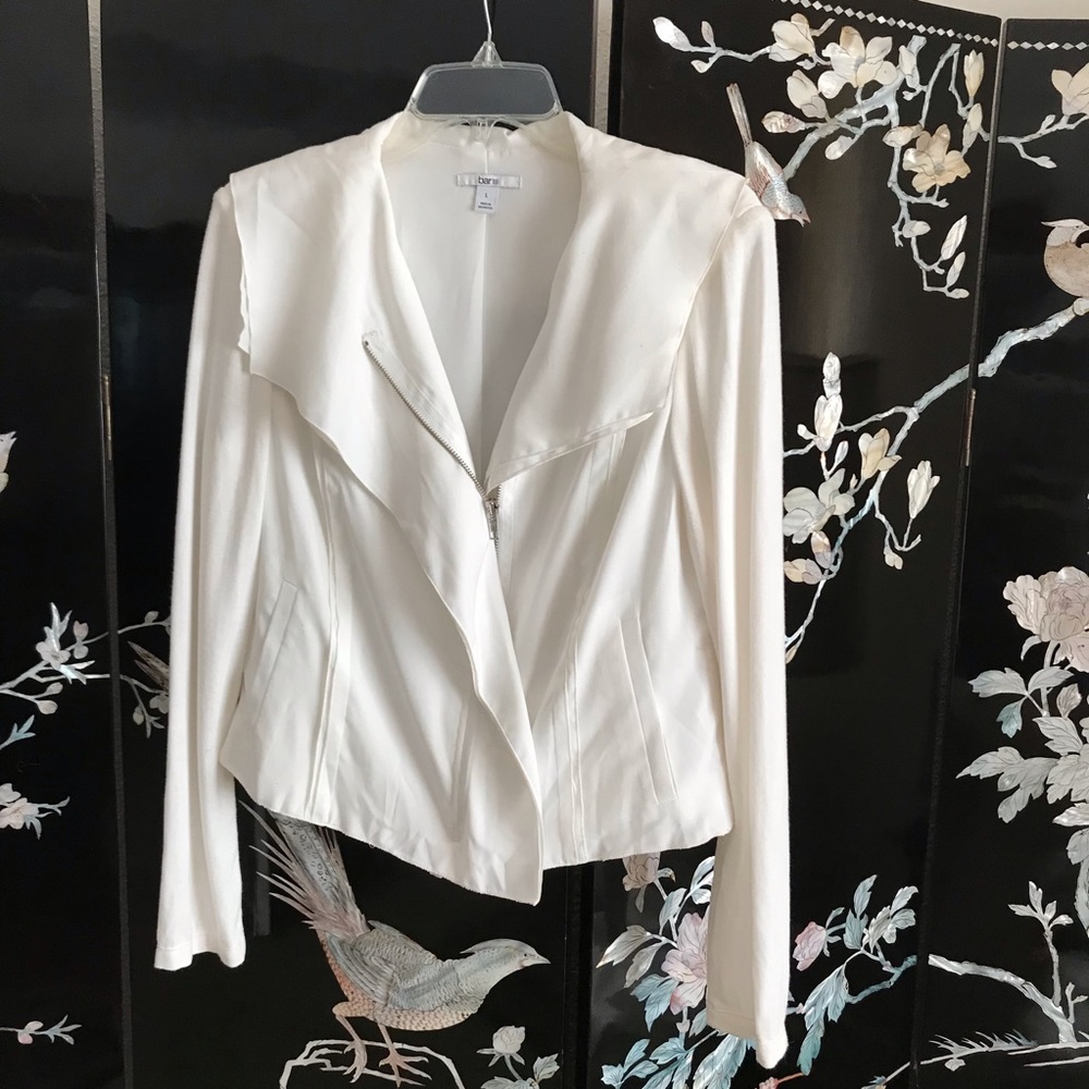 🦢 NWOT blazer feels like silk.